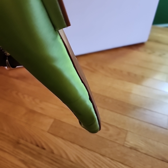 Manolo Blahnik Shoes - Picture 7 of 8